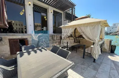 فيلا - 4 غرف نوم - 5 حمامات للبيع في أمواج - المحرق