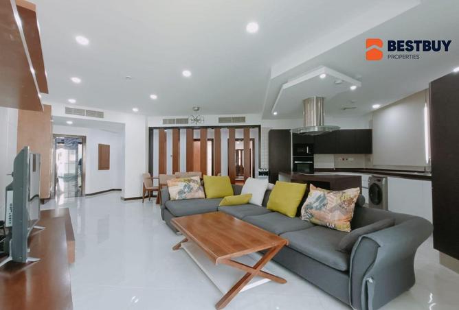 1000256 - Property Image 2