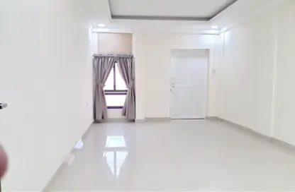 Apartment - 2 Bedrooms - 1 Bathroom for rent in Tubli - Central Governorate