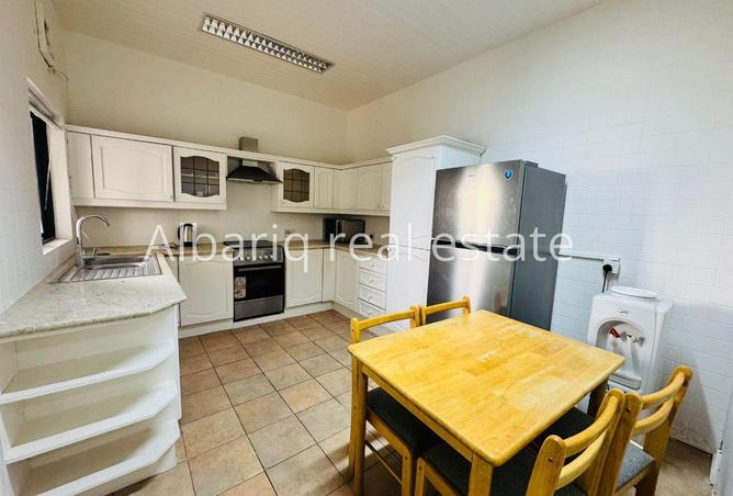 990476 - Property Image 3