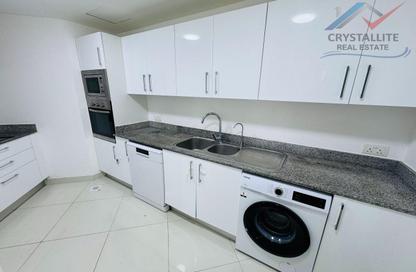 Apartment - 2 Bedrooms - 3 Bathrooms for rent in Sanabis - Manama - Capital Governorate
