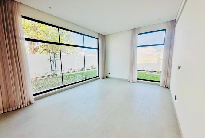 52143500 - Property Image 2