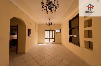 Apartment - 2 Bedrooms - 2 Bathrooms for rent in Gufool - Manama - Capital Governorate