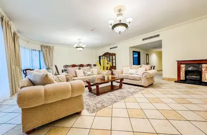 Apartment - 3 Bedrooms - 4 Bathrooms for rent in Al Juffair - Capital Governorate