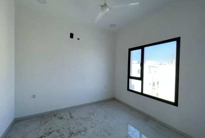 989709 - Property Image 3