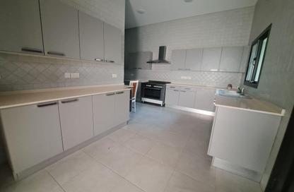 Villa - 4 Bedrooms - 6 Bathrooms for rent in Bani Jamra - Northern Governorate