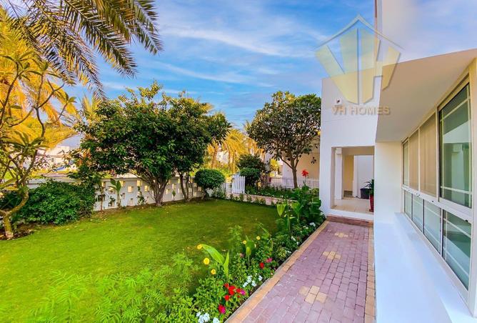 991962 - Property Image 2