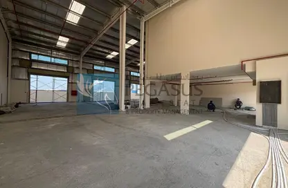 Warehouse - Studio - 2 Bathrooms for rent in Maameer - Central Governorate