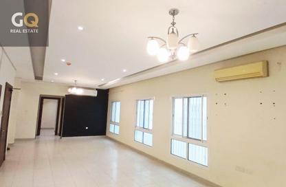 Apartment - 3 Bedrooms - 3 Bathrooms for rent in Tubli - Central Governorate