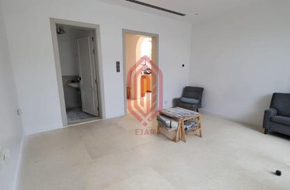 Villa - 5 Bedrooms - 6 Bathrooms for rent in Bu Ashira - Capital Governorate