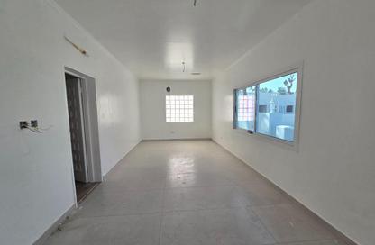 Villa - 4 Bedrooms - 3 Bathrooms for rent in Saar - Northern Governorate