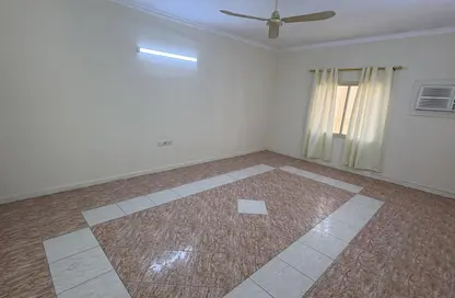 Apartment - 2 Bedrooms - 2 Bathrooms for rent in Um Al Hasam - Manama - Capital Governorate