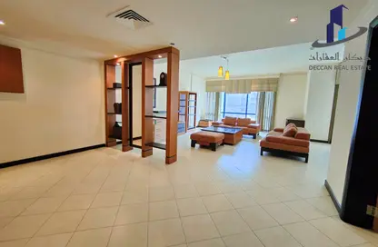 Apartment - 2 Bedrooms - 3 Bathrooms for rent in Al Juffair - Capital Governorate