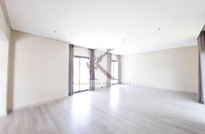 Compound - 4 Bedrooms - 5 Bathrooms for rent in Saar - Northern Governorate