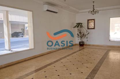 Office Space - Studio - 2 Bathrooms for rent in Al Burhama - Manama - Capital Governorate