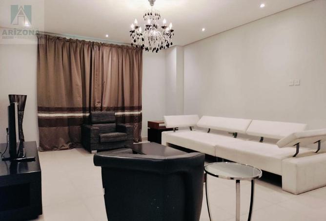 992389 - Property Image 2