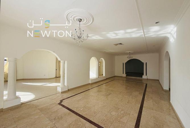 987113 - Property Image 3