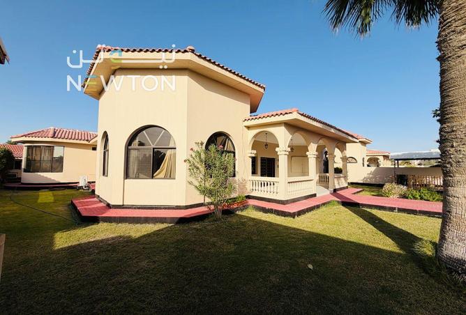 987113 - Property Image 2