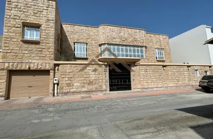 Villa - 7 Bedrooms for sale in Arad - Muharraq Governorate Villa - 7 Bedrooms for sale in Arad - Muharraq Governorate