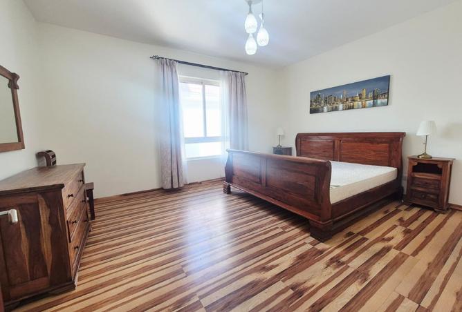 988270 - Property Image 2