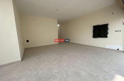 Villa - 4 - 6 for sale in Arad - Muharraq Governorate