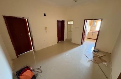 Apartment - 3 Bedrooms - 2 Bathrooms for rent in Jid Ali - Central Governorate Apartment - 3 Bedrooms - 2 Bathrooms for rent in Jid Ali - Central Governorate