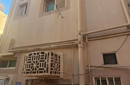 عمارة بالكامل - 2 - 3 للبيع في المحرق - المحرق