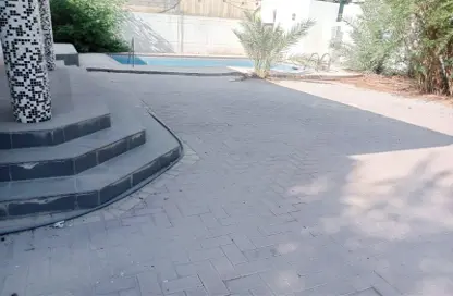 Villa - 5 Bedrooms - 6 Bathrooms for rent in Mahooz - Manama - Capital Governorate