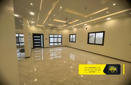 Villa - 4 - 5 for sale in Hidd - Muharraq Governorate