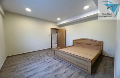 Apartment - 2 Bedrooms - 2 Bathrooms for rent in Sanabis - Manama - Capital Governorate