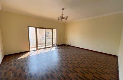 Compound - 3 Bedrooms - 3 Bathrooms for rent in Salmaniya - Manama - Capital Governorate