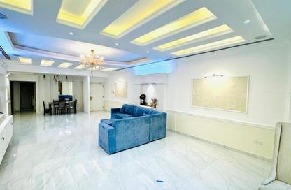 Apartment - 3 Bedrooms - 3 Bathrooms for rent in Sanabis - Manama - Capital Governorate