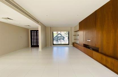 Compound - 4 Bedrooms - 4 Bathrooms for rent in Saar - Northern Governorate