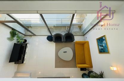 Duplex - 3 Bedrooms - 4 Bathrooms for rent in Al Juffair - Capital Governorate