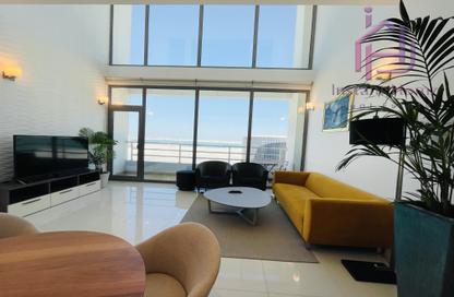 Duplex - 3 Bedrooms - 4 Bathrooms for rent in Al Juffair - Capital Governorate