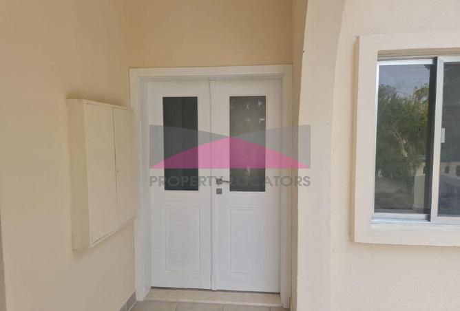 996743 - Property Image 2