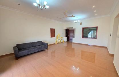 Apartment - 3 Bedrooms - 2 Bathrooms for rent in Karbabad - Manama - Capital Governorate