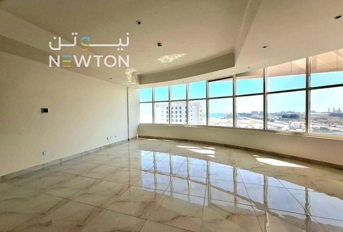 Freehold  |  High Floor | Seaview |  Maids Room – pohled 3