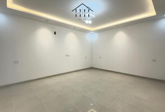 999774 - Property Image 2