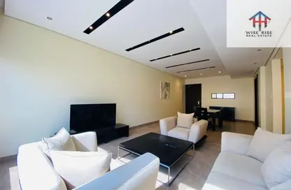 Apartment - 2 Bedrooms - 2 Bathrooms for rent in Sanabis - Manama - Capital Governorate