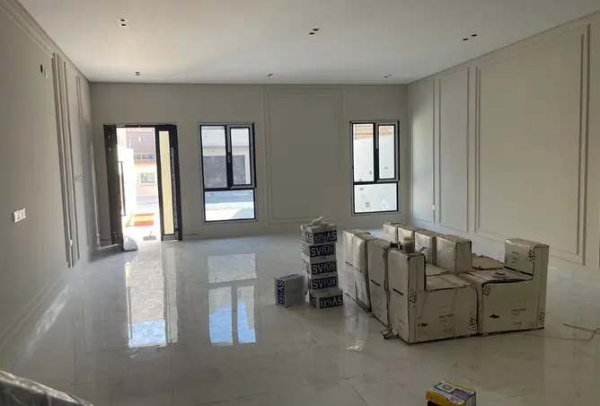 989771 - Property Image 2
