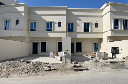 فيلا - 4 غرف نوم - 5 حمامات للبيع في مدينة حمد - المحافظة الشمالية