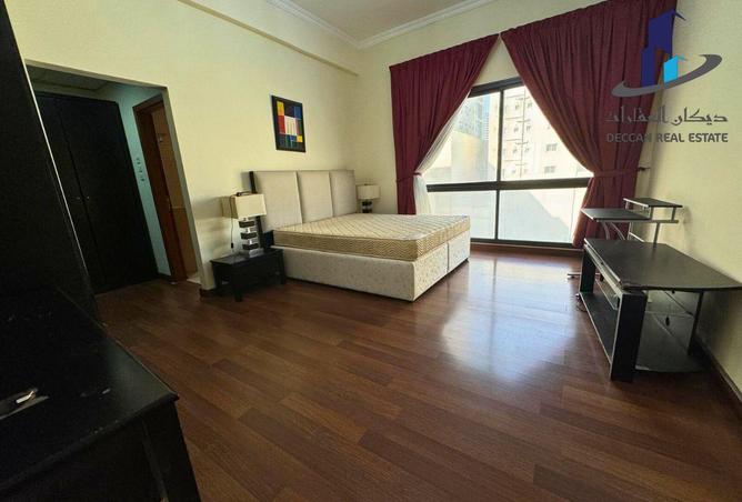 1002045 - Property Image 2