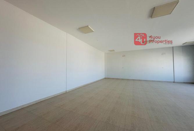 988983 - Property Image 2