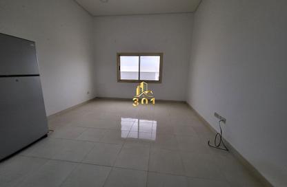 Apartment - 2 Bedrooms - 2 Bathrooms for rent in Janabiya - Northern Governorate