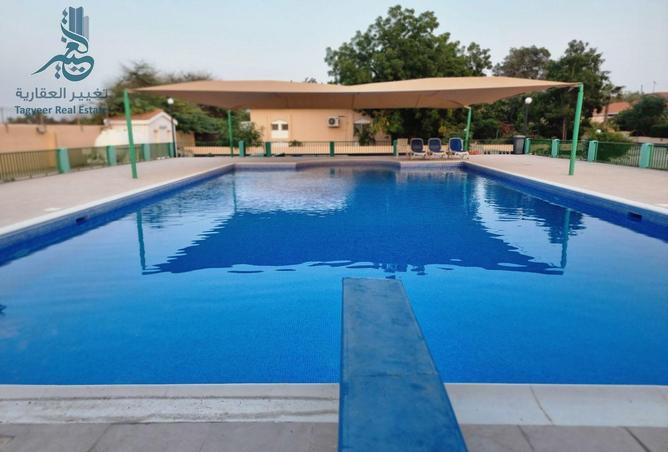 983734 - Property Image 2