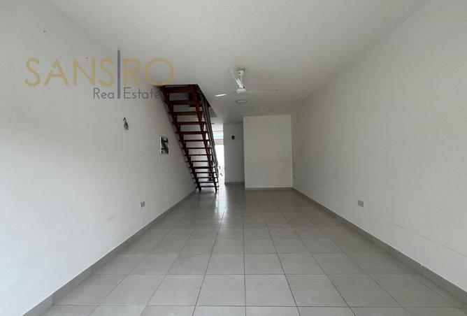 982454 - Property Image 3