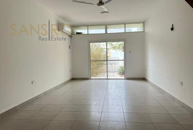 982454 - Property Image 2