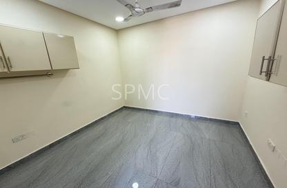 Apartment - 1 - 2 for rent in Salmaniya - Manama - Capital Governorate