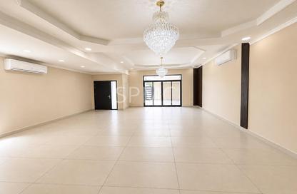 Apartment - 4 - 4 for rent in Jurdab - Central Governorate